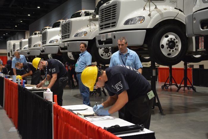 U.S. Xpress Technicians Vie for Spot at TMC SuperTech